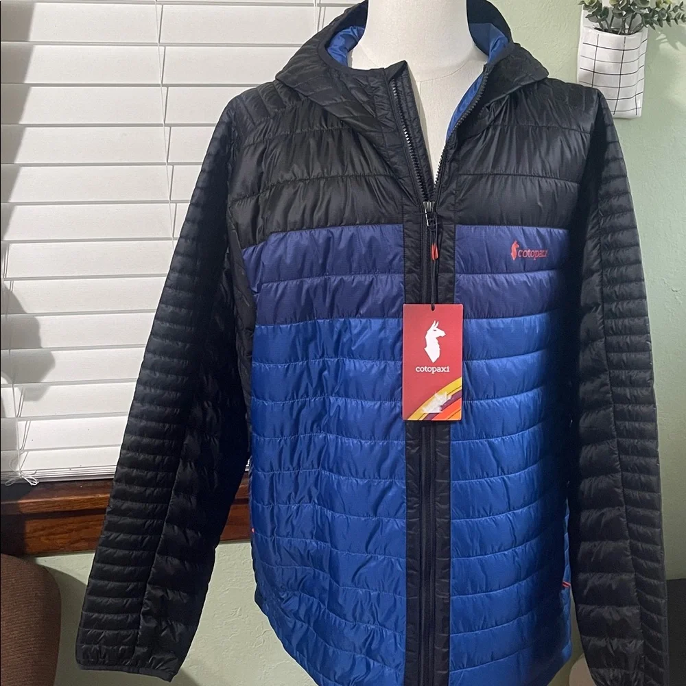 Cotopaxi Men's Black and Blue insulated jacket